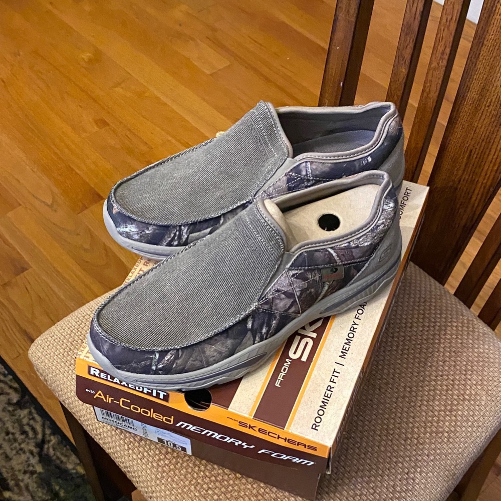 Skechers Camouflage Gray Men's Loafers